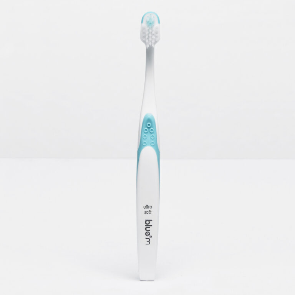 blue®m Ultrasoft kids toothbrushes in Mint